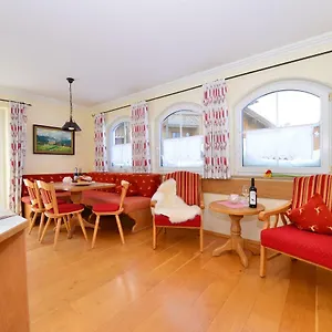 Hubert's Hüs Apartment